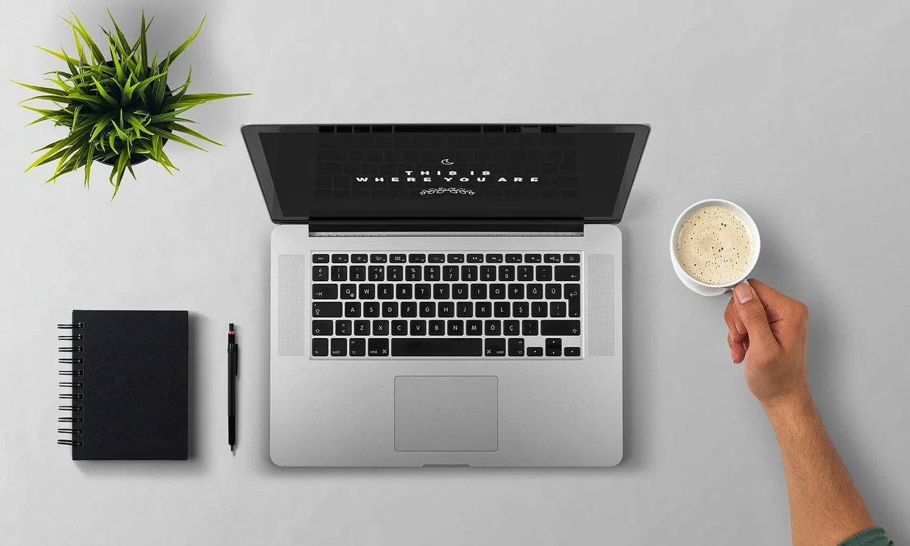 Jak zostać instruktorem BHP online i zdobyć niezbędne uprawnienia