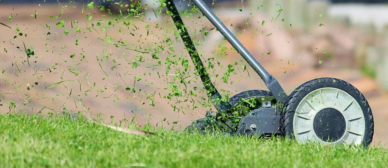 Krojownia przyszłości: automatyzacja rozkroju z nożem taśmowym